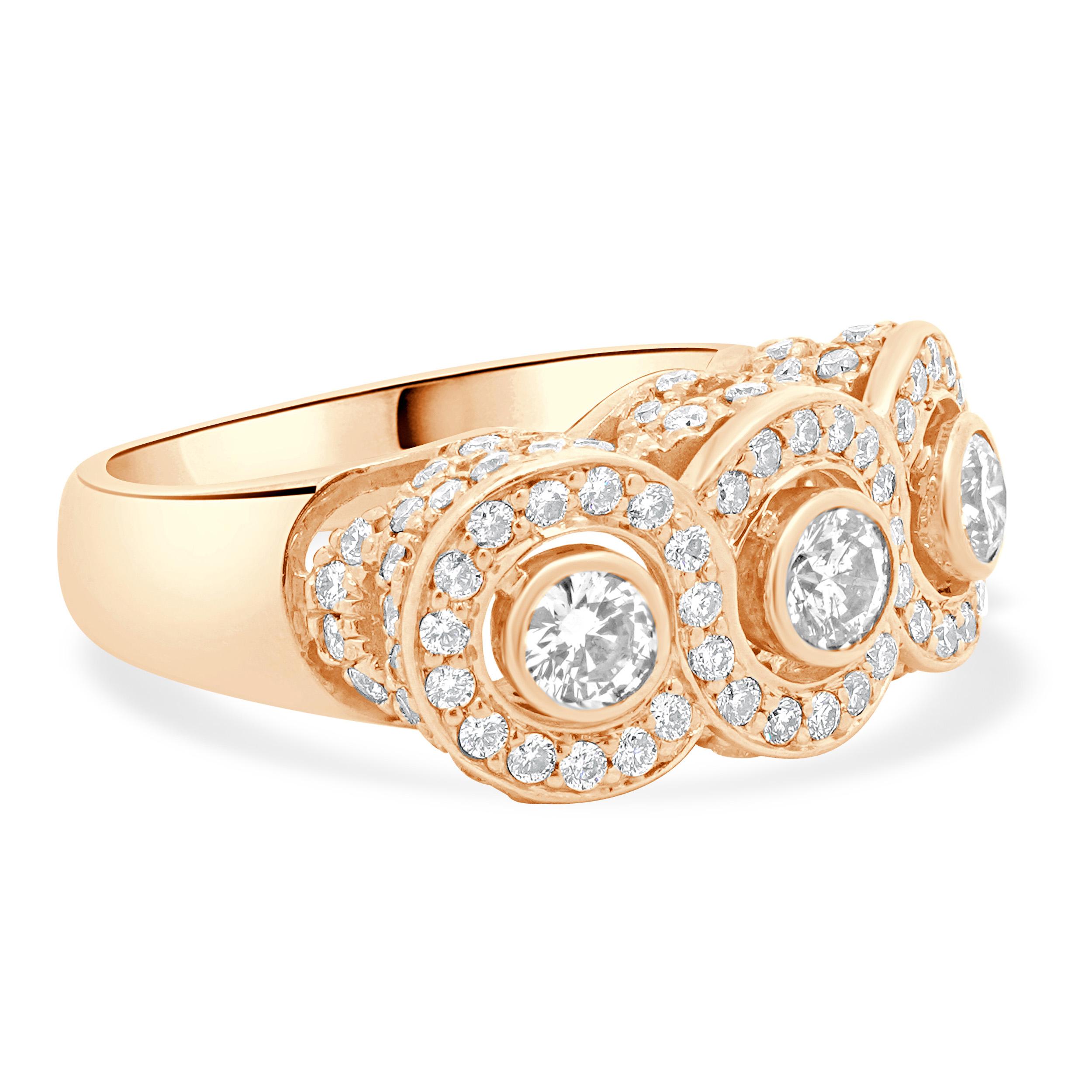 Anello in linea con tre diamanti in oro rosa 14 carati In condizioni ottime in vendita a Scottsdale, AZ
