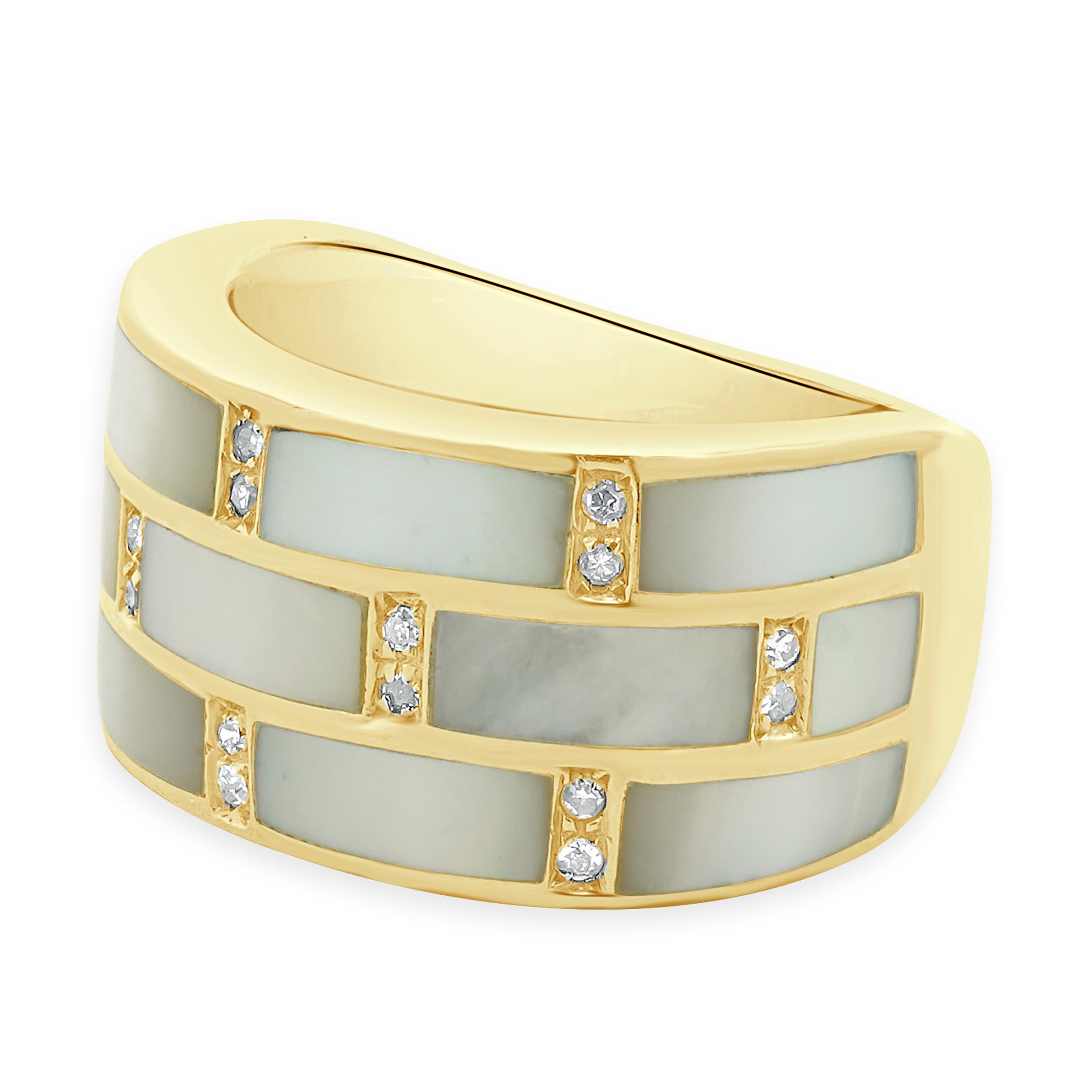 MATERIAL: 18K Gelbgold
Diamant: 20 Rundschliff = 0,10cttw
Farbe: I
Klarheit: SI1
Ringgröße: 6.5 (bitte erlauben Sie bis zu 2 zusätzliche Arbeitstage für Größenanfragen)
Gewicht: 8.50 Gramm
