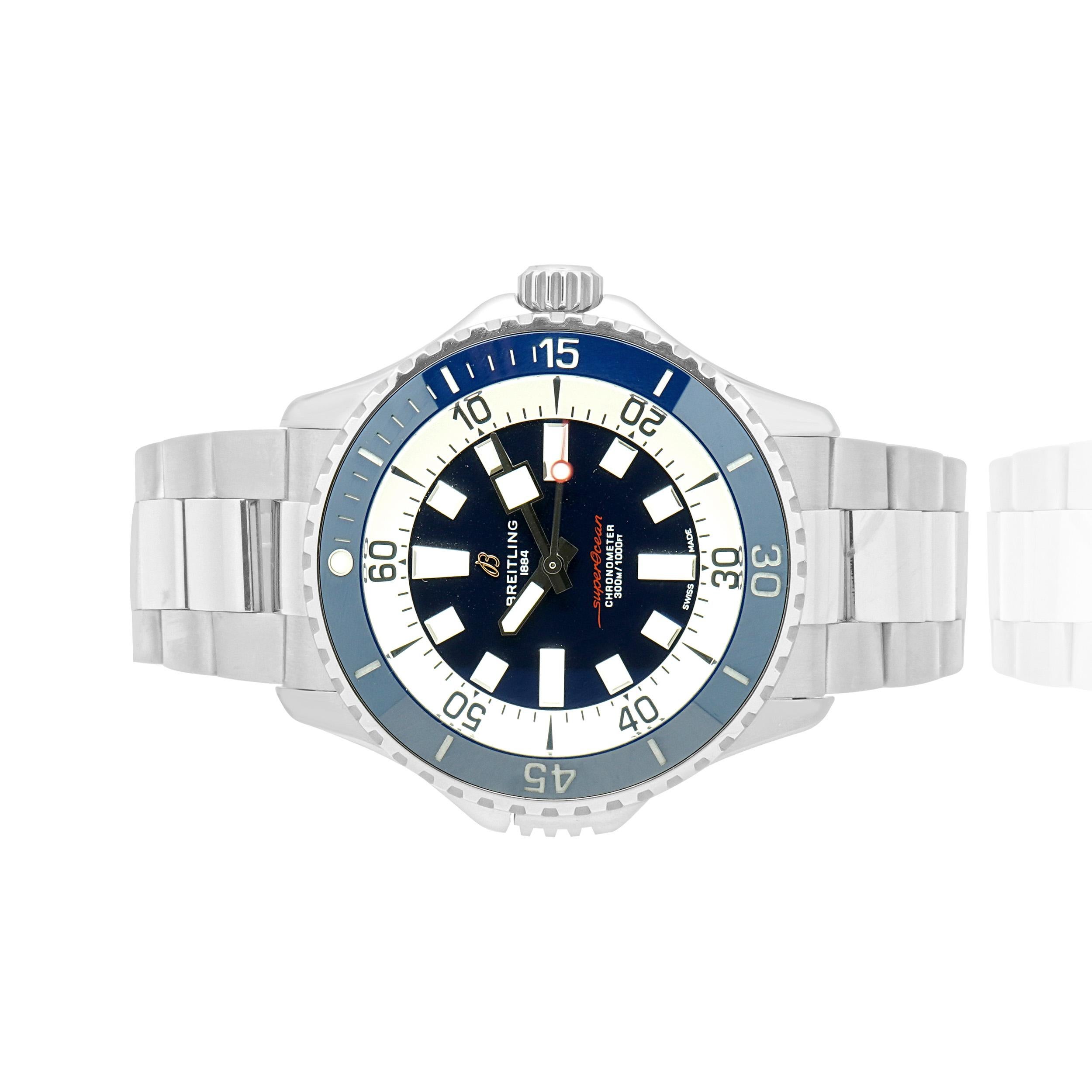 Diseñador: Breitling
Movimiento: automático
Función: horas, minutos, segundos
Caja: 46 mm de acero inoxidable, bisel de temporización azul
Esfera: palo azul/blanco
Correa: acero inoxidable, desplegable
Referencia: A17XXX
Número de serie: 6867XXX
