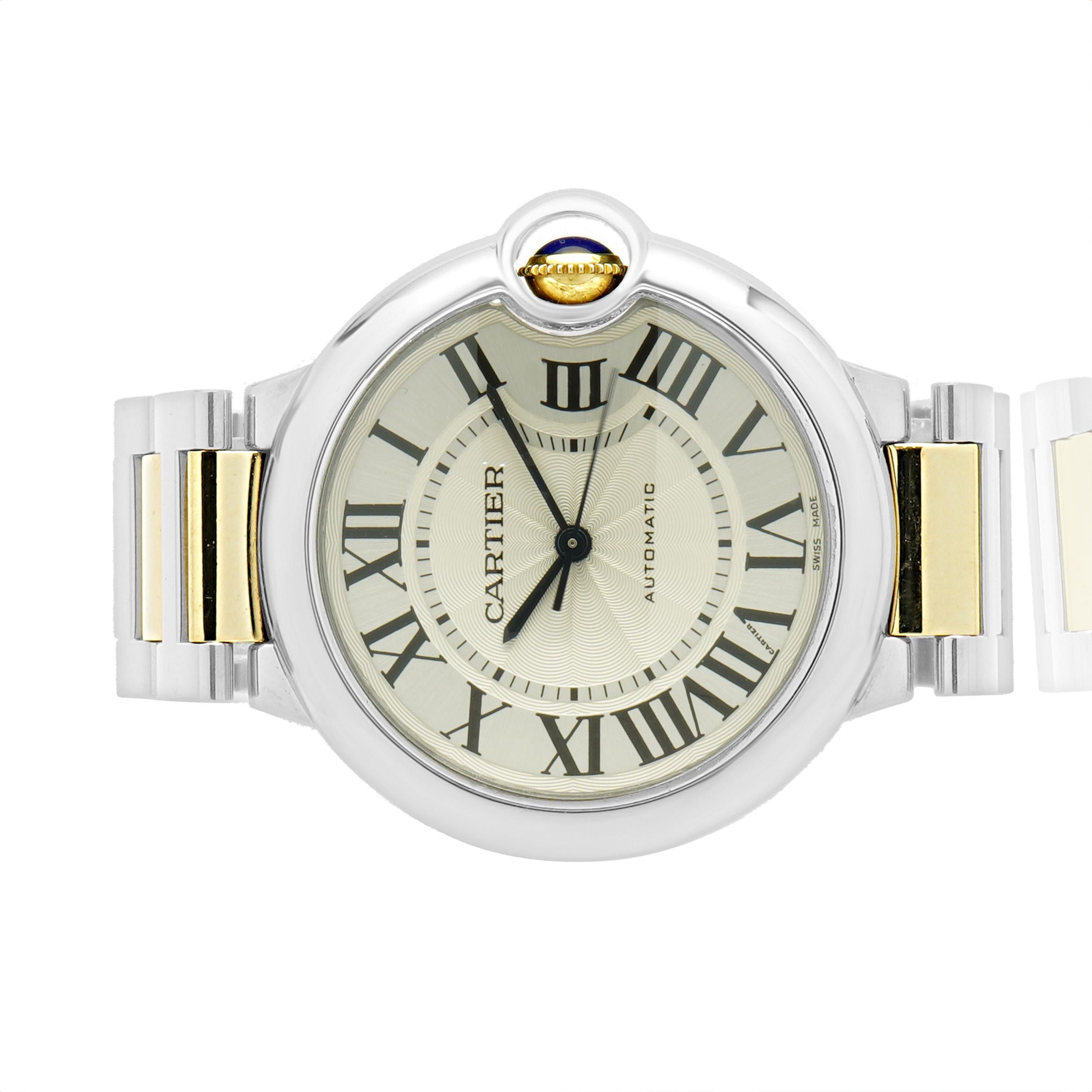 Mouvement : Automatique
Fonction : heures, minutes, secondes
Boîtier : boîtier rectangulaire de 36 mm, lunette lisse
Cadran : blanc, romain
Bracelet : acier inoxydable et or jaune 18K, boucle déployante
Numéro de série : 299XXXSX
Référence :