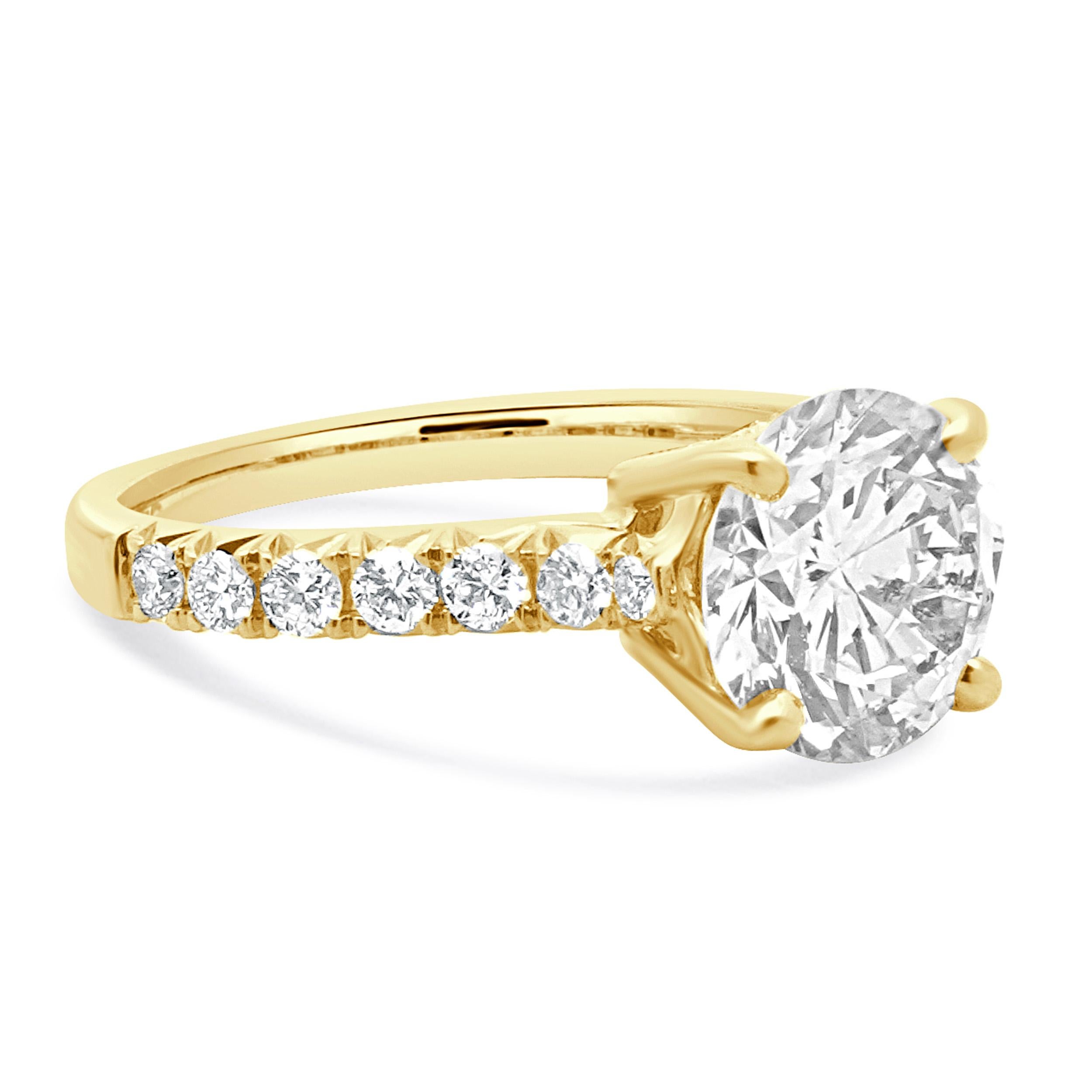 Bague de fiançailles en or jaune 14 carats avec diamant rond taillé en brillant Excellent état - En vente à Scottsdale, AZ
