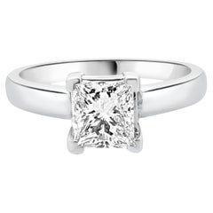 Verlobungsring aus 14 Karat Weißgold mit Diamanten im Prinzessinnenschliff