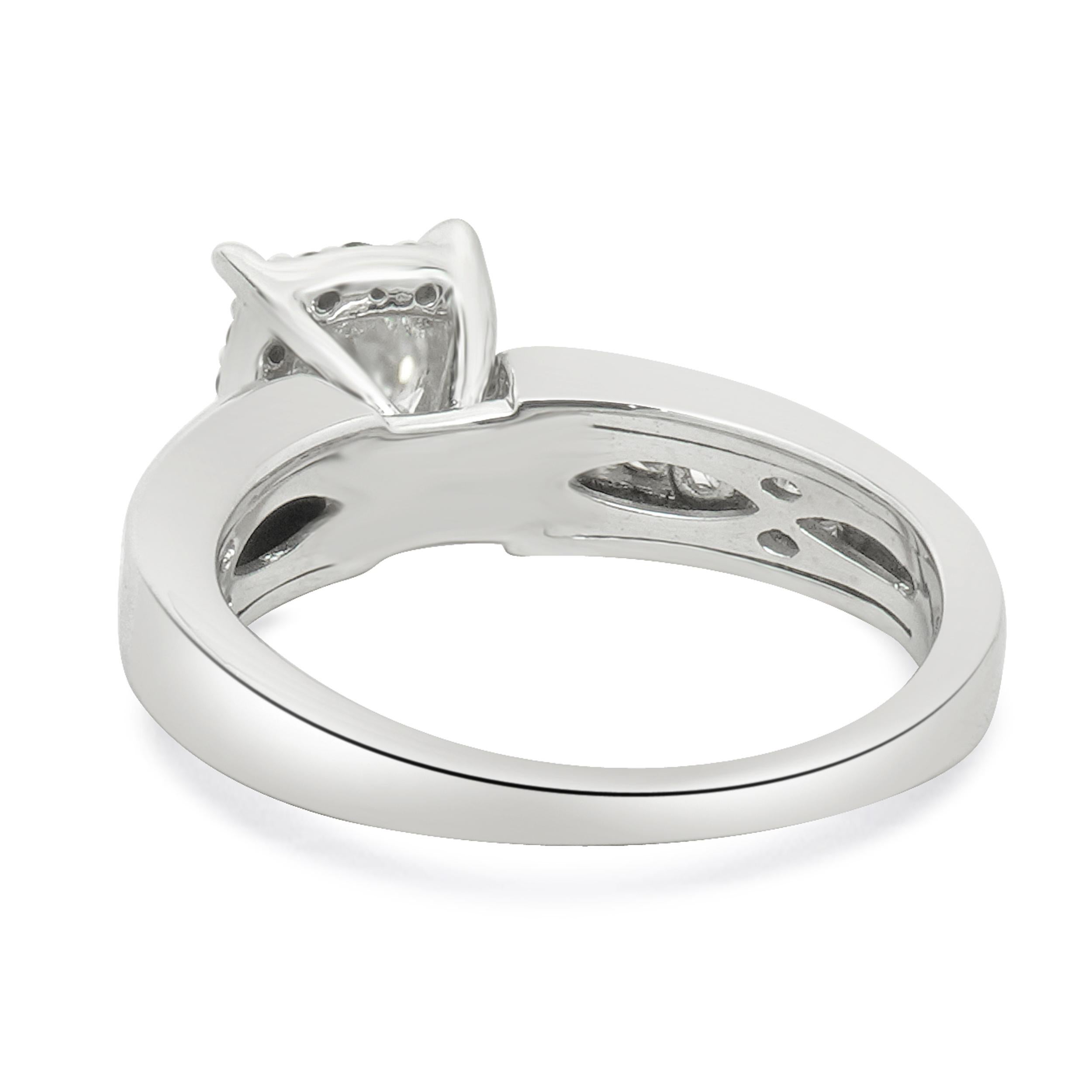 Anillo de compromiso de oro blanco de 14 quilates con diamante redondo en Excelente estado para la venta en Scottsdale, AZ