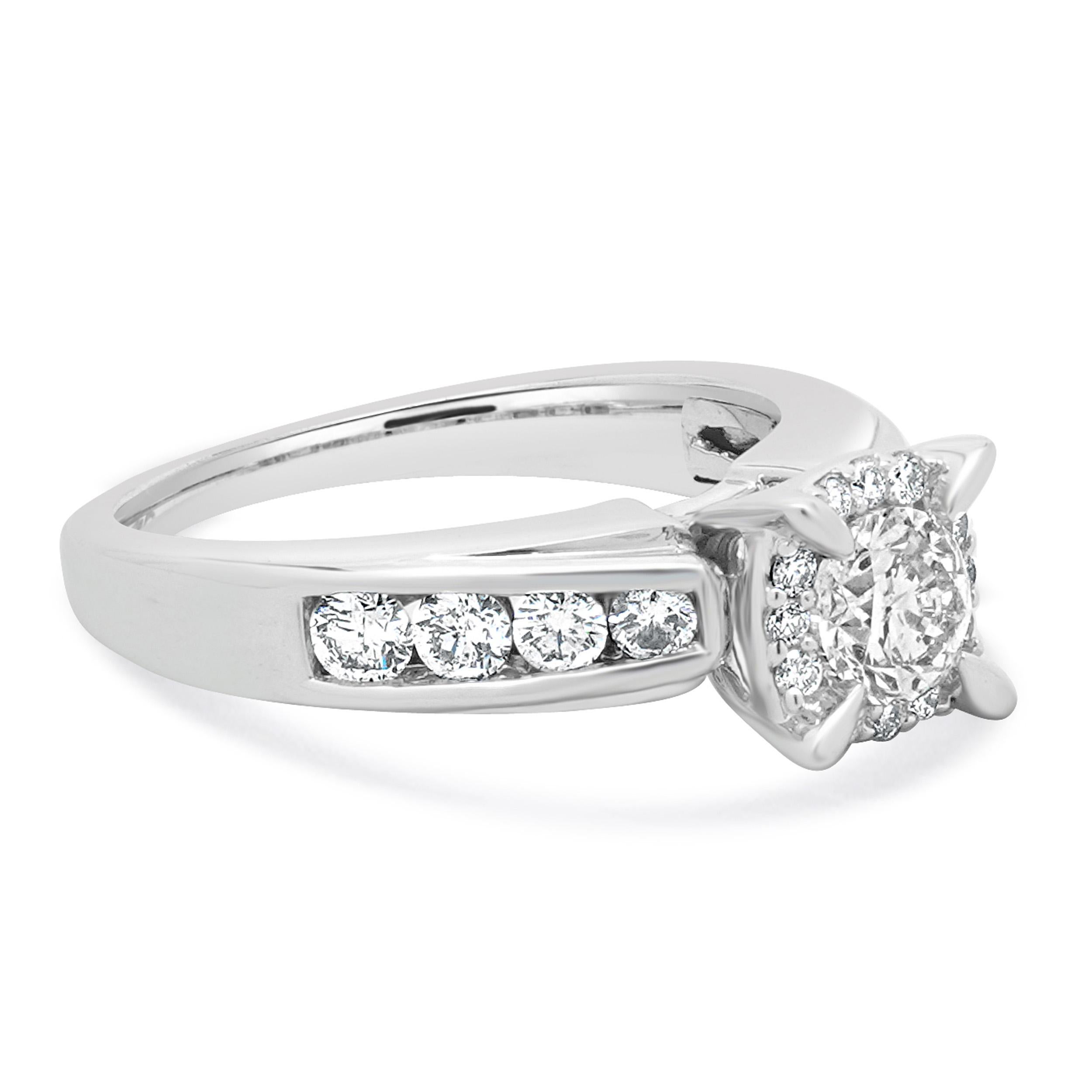 Anillo de compromiso de oro blanco de 14 quilates con diamante redondo Corte redondo en venta