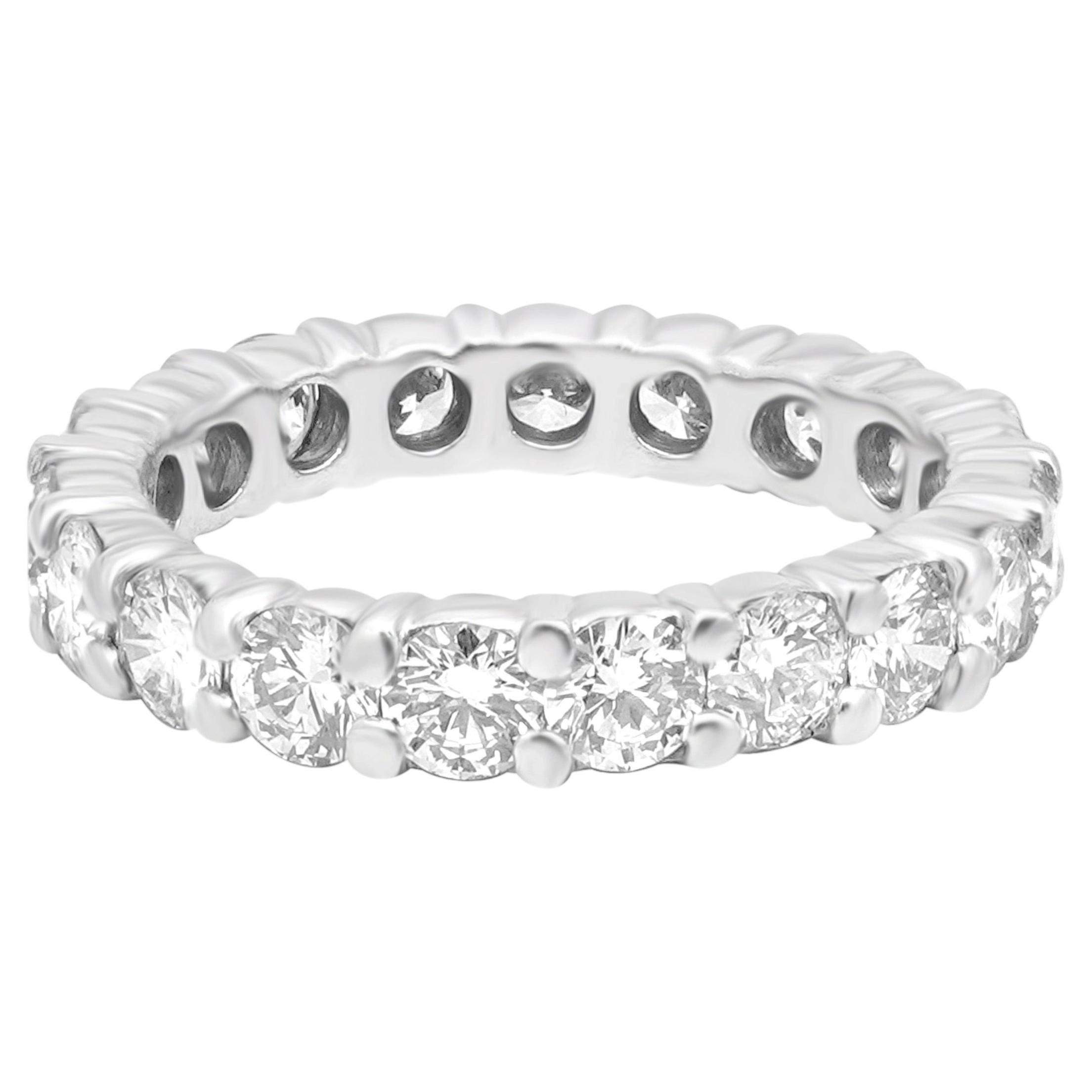 Platinum Shared Prong Set Round Diamond Eternity Band For Sale