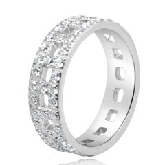 Tiffany & Co. Ring aus 18-karätigem Weißgold mit rundem Diamanten und „T“-Motiv