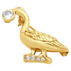 14K Yellow Gold Round Brilliant Cut Diamond Goose Pin