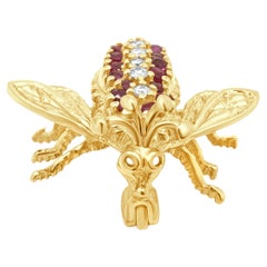 14 Karat Yellow Gold Round Ruby and Round Diamond Bee Pin