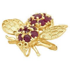 14 Karat Yellow Gold and Round Cut Ruby Bee Pin/Pendant