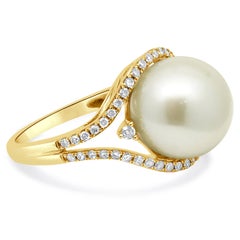 14K Yellow Gold Pearl and Round Diamond Ring