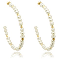 Orecchini a cerchio EFFY in oro giallo 14K con perle e dettagli in perline d'oro