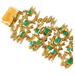 Emerald Hammered 18 Karat Gold link Bracelet