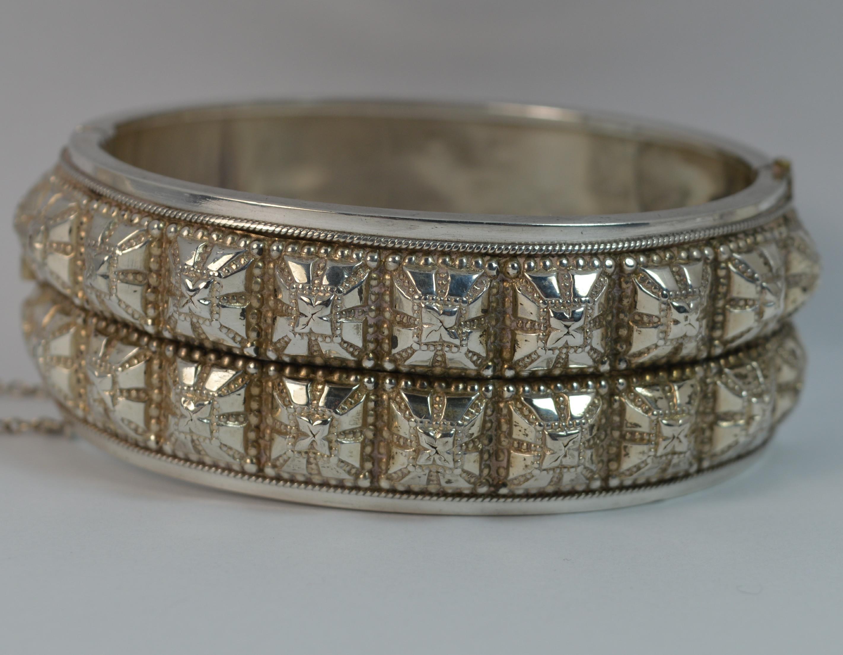 Stylish Victorian Gothic Design Solid Silver Bangle In Good Condition In St Helens, GB