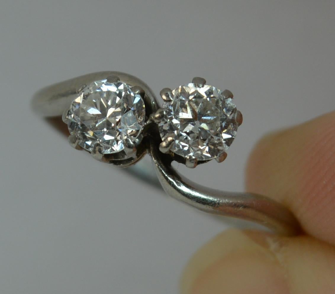VS 0.70 Carat Old Cut Diamond 18 Carat Gold Toi Et Moi Twist Two-Stone Ring In Excellent Condition In St Helens, GB