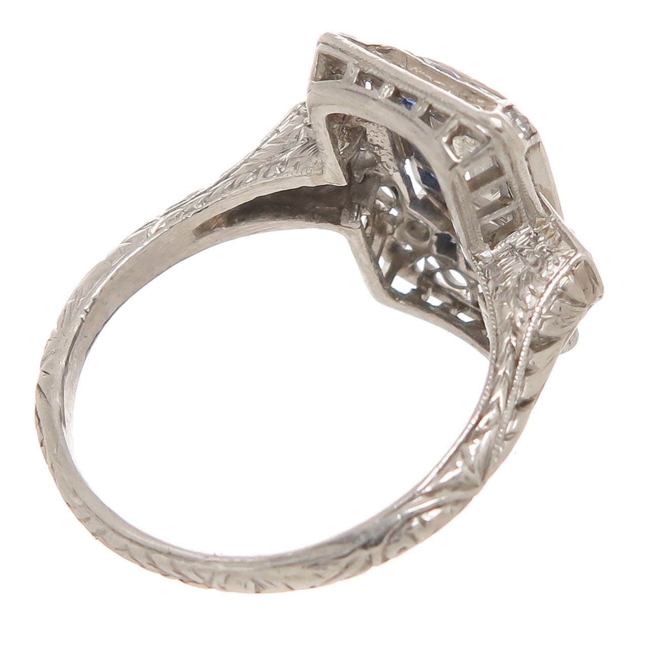 Art Deco Diamond Sapphire Platinum Ring In New Condition In Chicago, IL