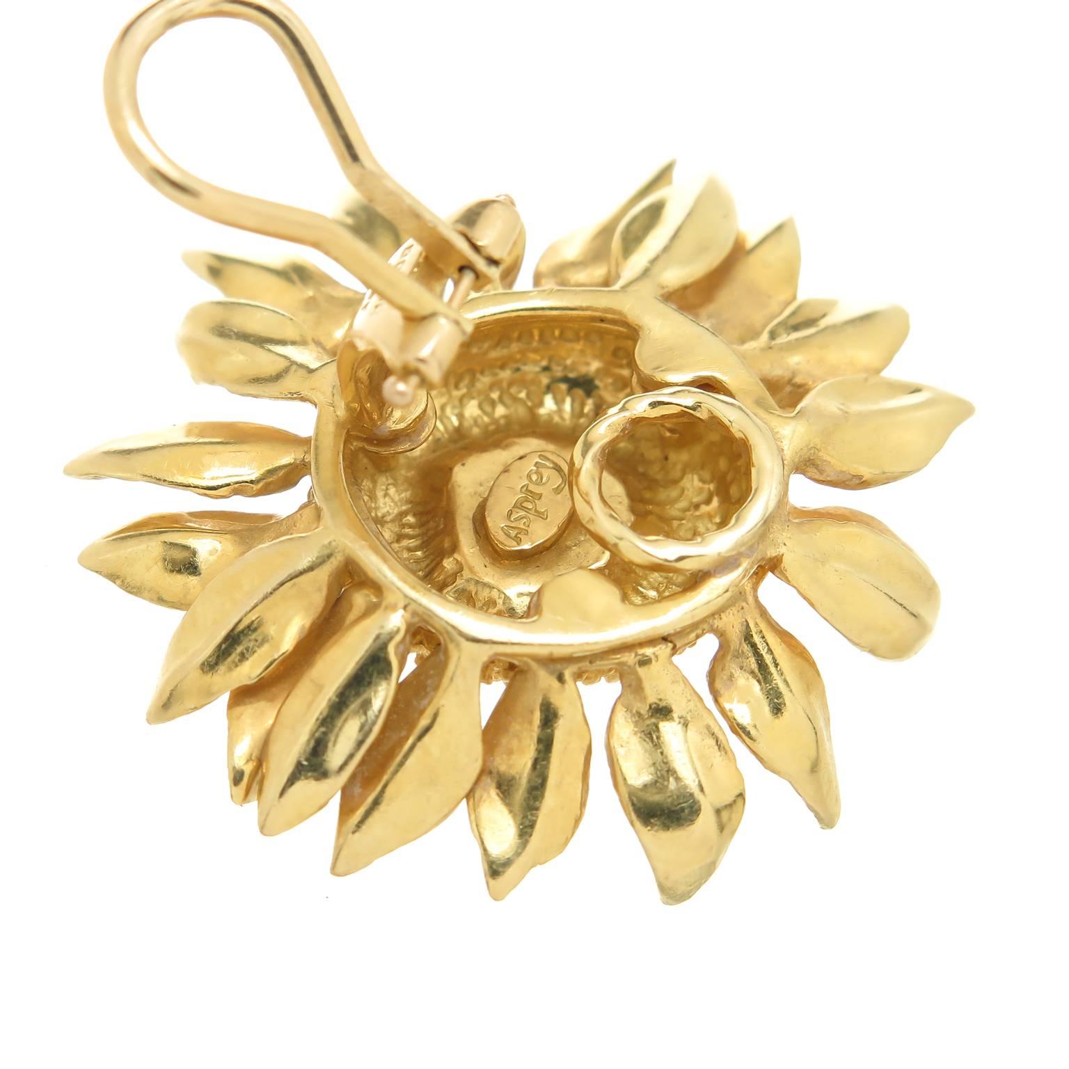 Asprey yellow Gold Sun Flower Earrings worn by Joan Collins In Excellent Condition In Chicago, IL