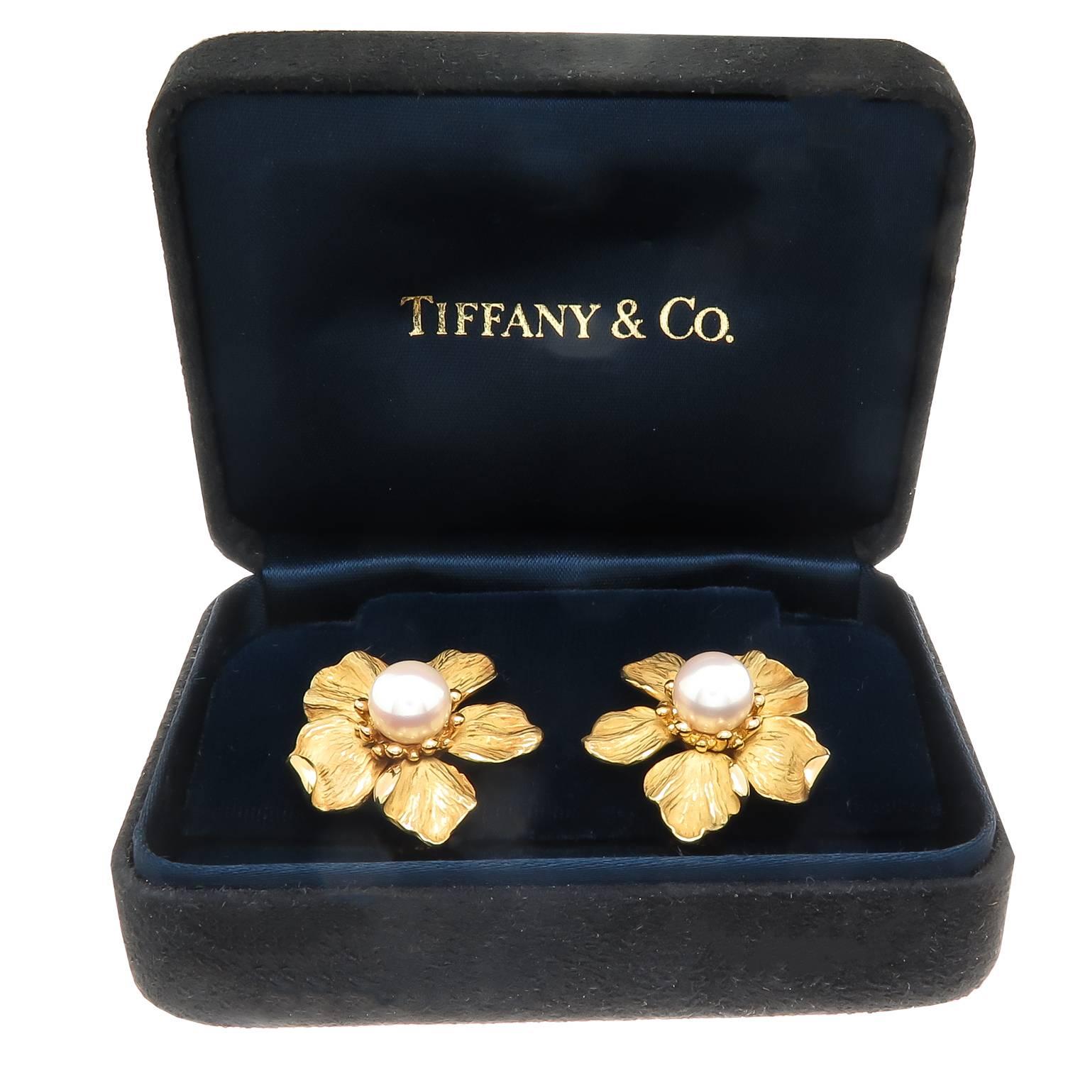gold flower pearl earrings