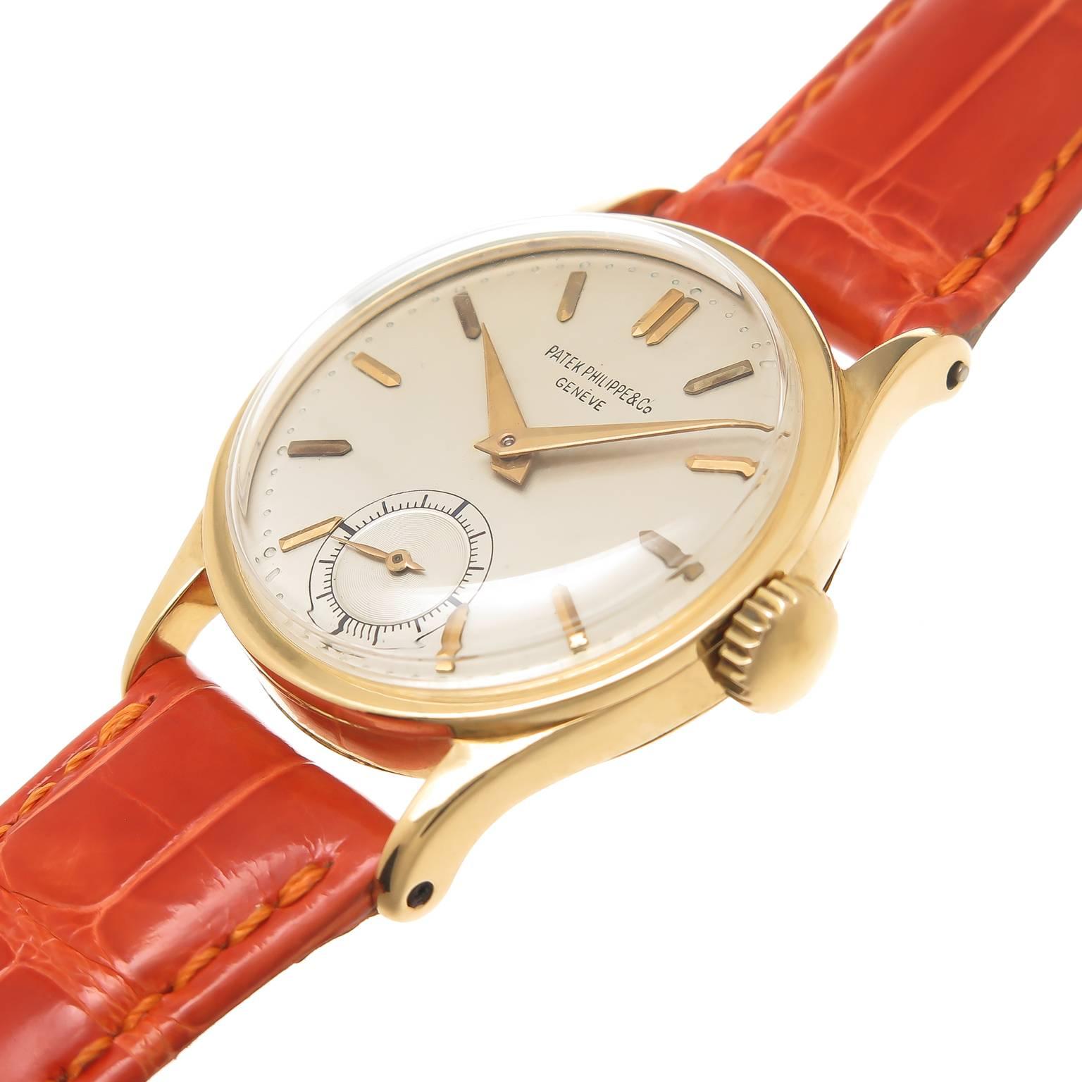 Patek Philippe Yellow Gold Calatrava Manual Wind Wristwatch Ref 96  In Excellent Condition In Chicago, IL