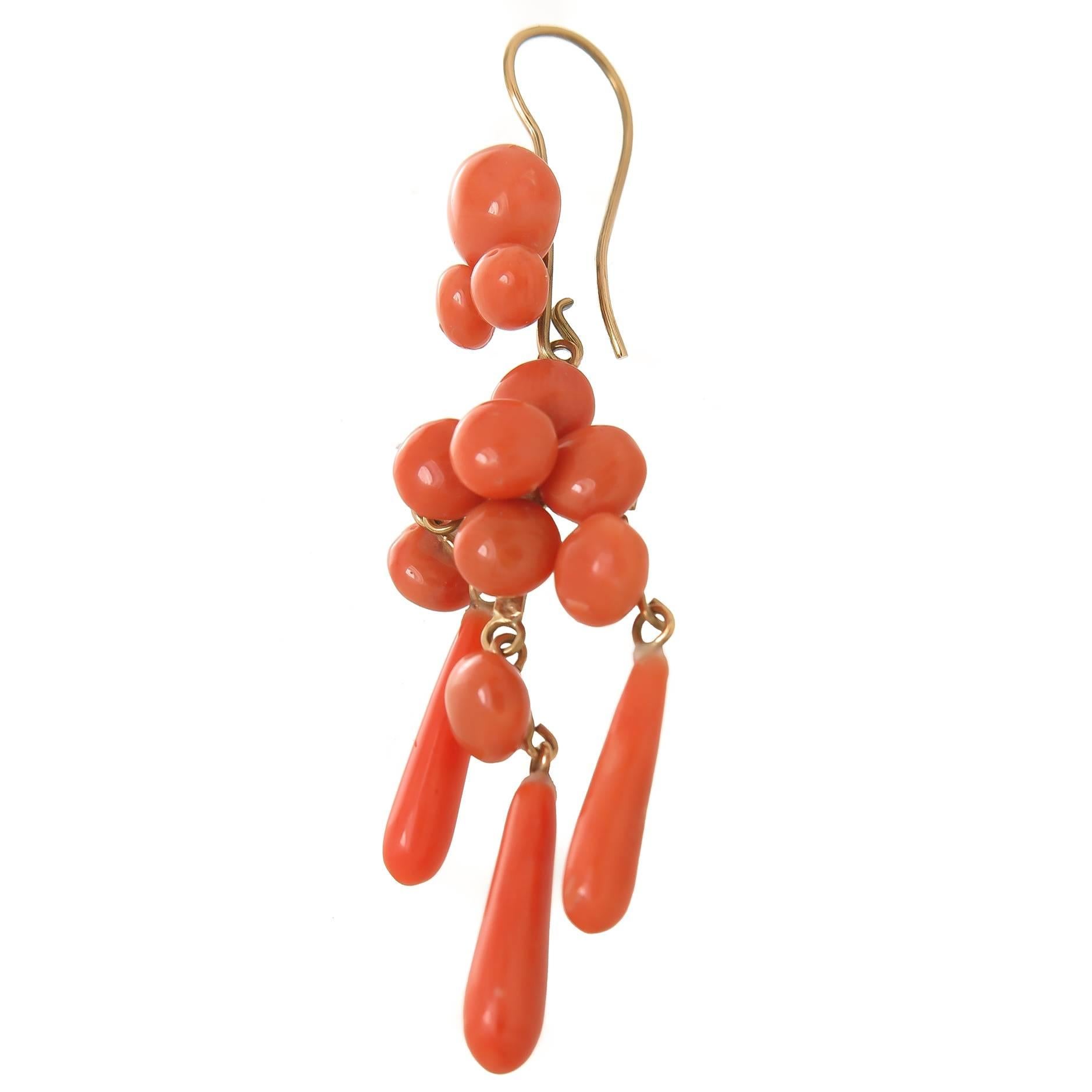 Victorian Coral and Gold Dangle Earrings In Excellent Condition In Chicago, IL