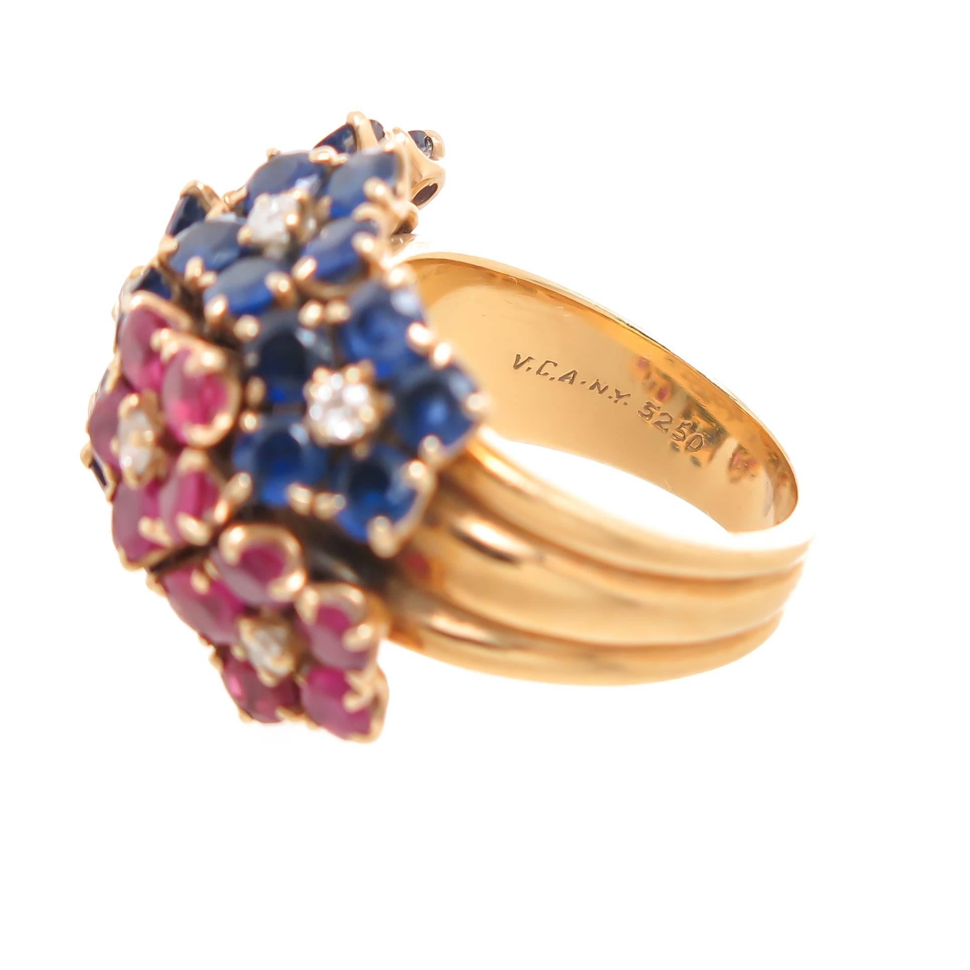 Van Cleef & Arpels Retro 1940s Flower Ring In Excellent Condition In Chicago, IL