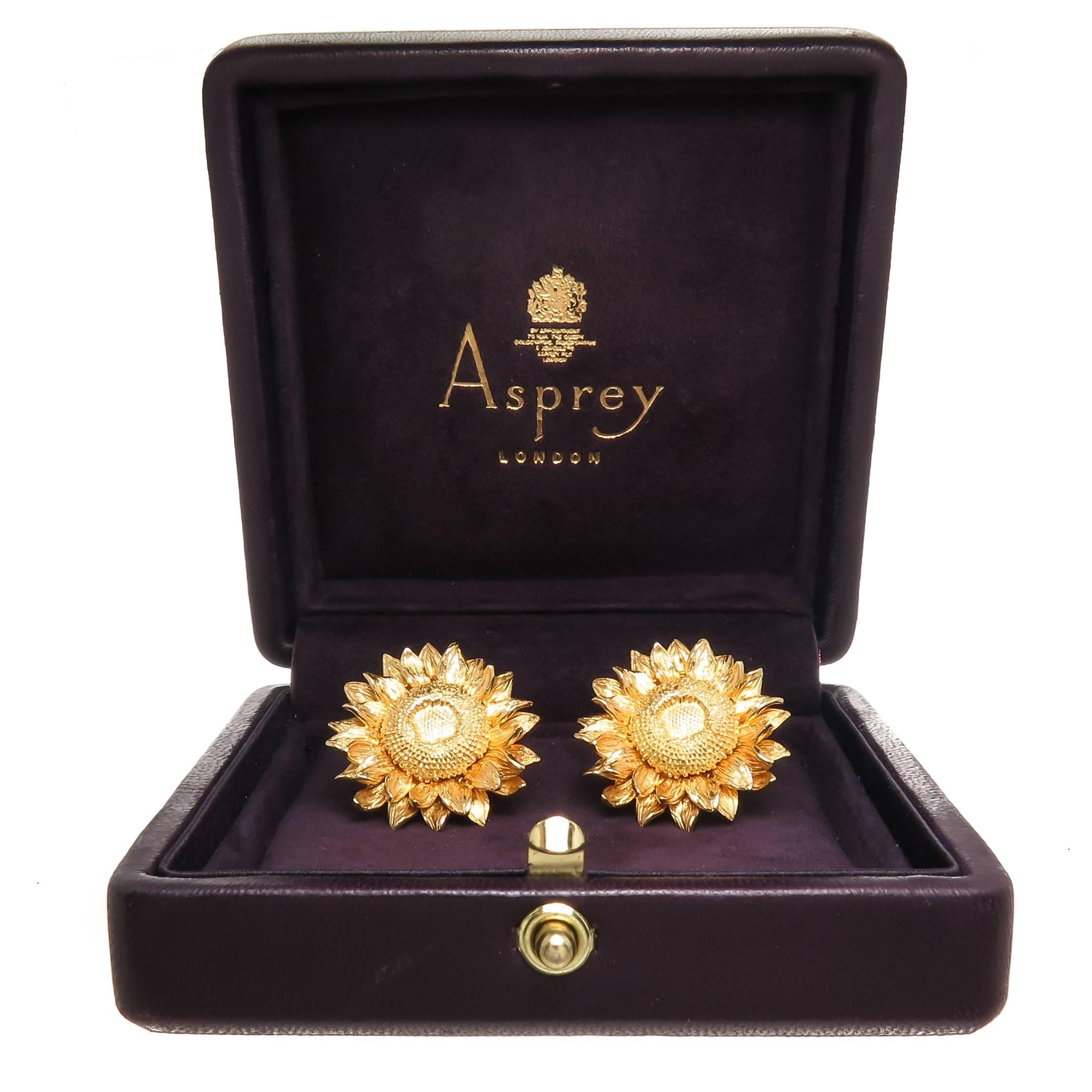 Asprey Yellow Gold Sun Flower Earrings In Excellent Condition In Chicago, IL