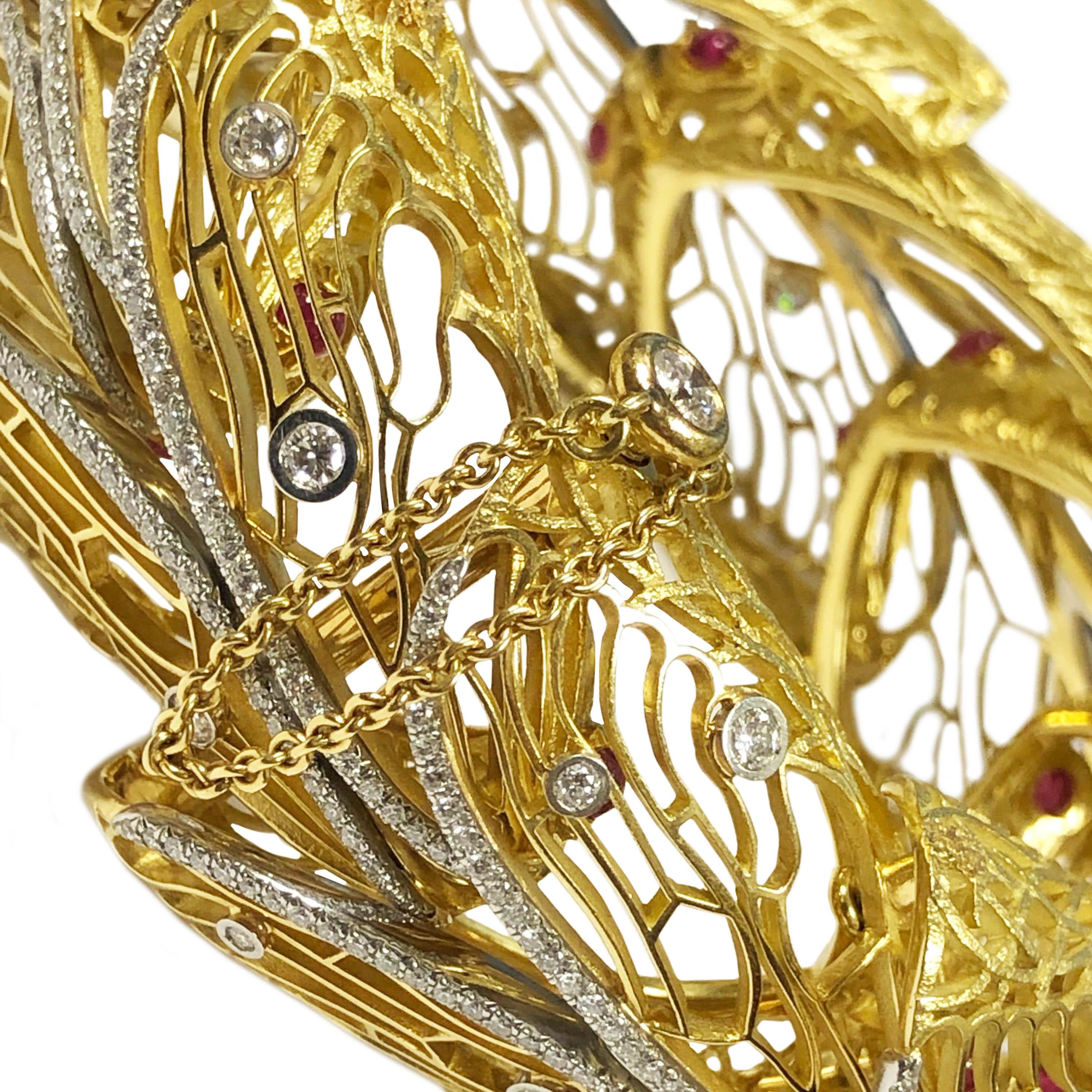 Round Cut Nicholas Varney Large Diamond Yellow Gold Platinum Articulated Cicada Bracelet