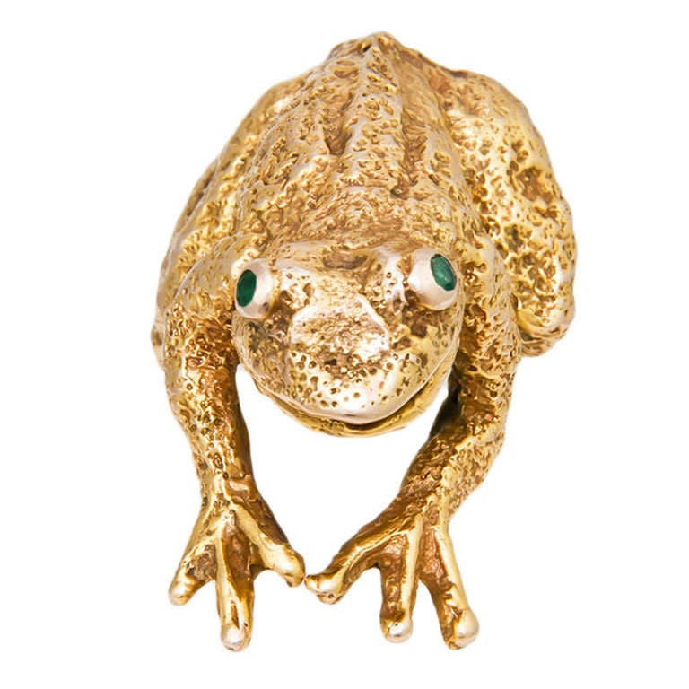 Circa: 1970s Large Gold Frog Ring In Excellent Condition In Chicago, IL
