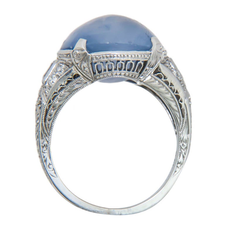 Art Deco Star Sapphire Platinum Ring In Excellent Condition In Chicago, IL