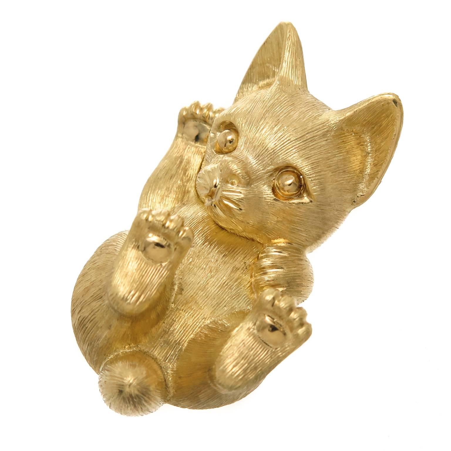 Henry Dunay Gold Pussy Cat Brooch In Excellent Condition In Chicago, IL