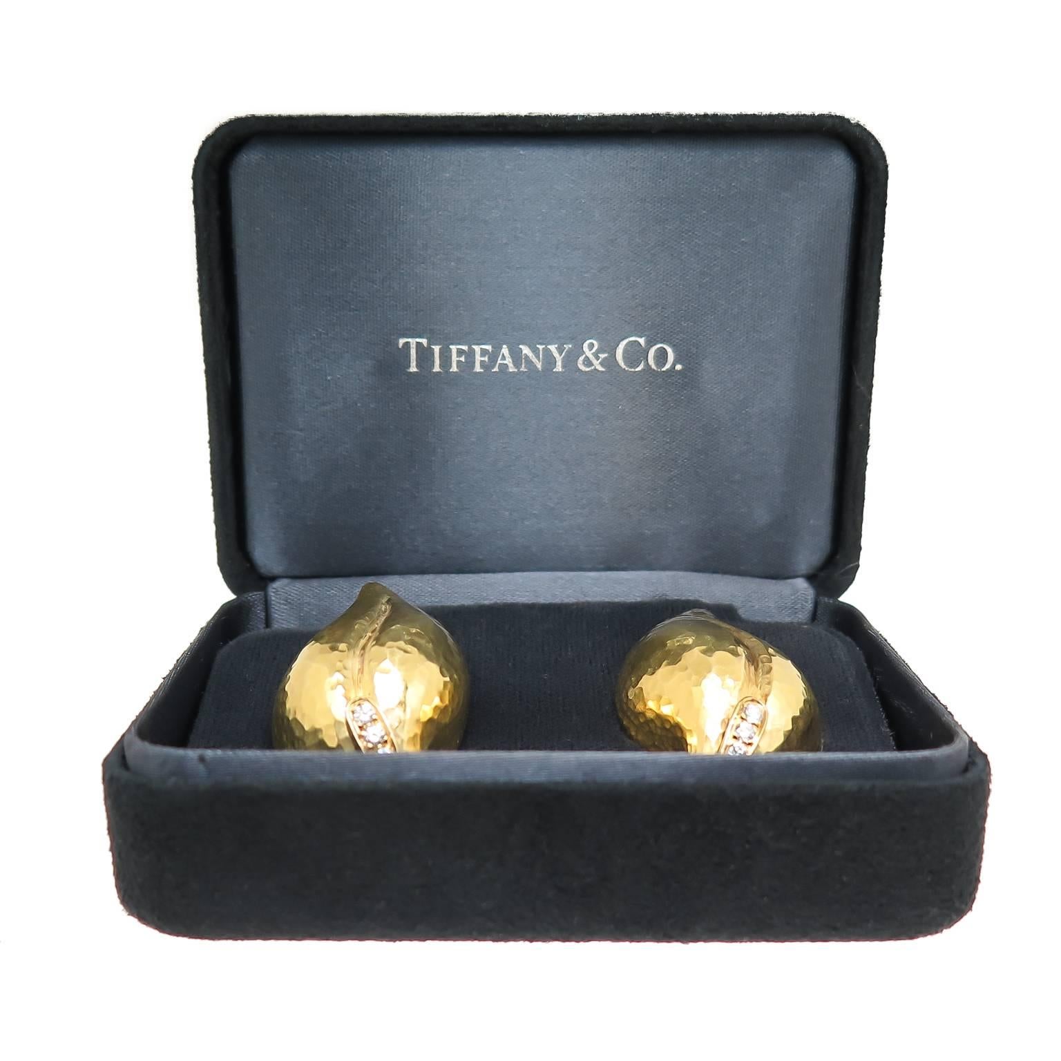 Tiffany & Co. Paloma Picasso Diamant-Ohrringe aus Gold mit gehämmertem Blatt für Damen oder Herren im Angebot
