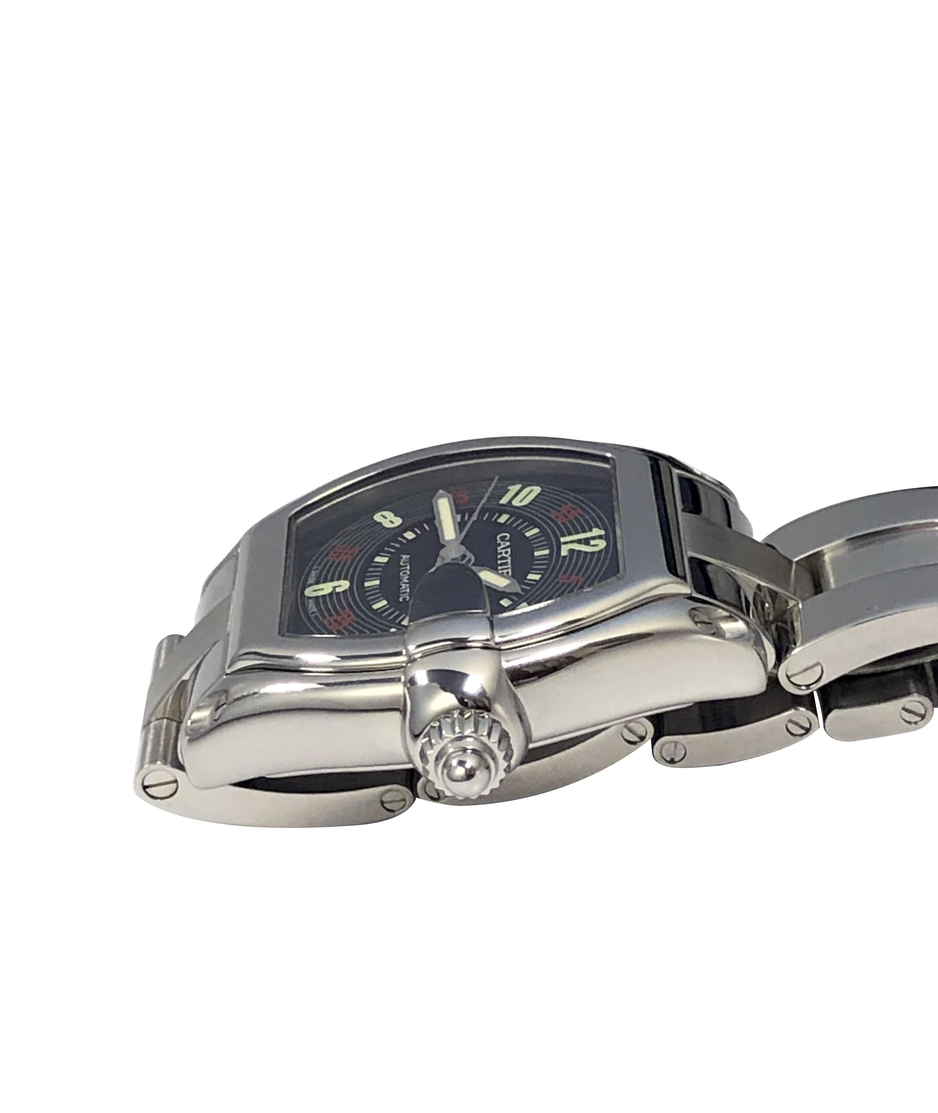 Alrededor de 2010  Referencia 2510 Cartier Roadster Gran Tamaño Acero inoxidable 43 X 36 MM Caja estanca, brazalete de acero de 3/4 de pulgada de ancho con eslabones centrales cepillados y cierre desplegable de doble pliegue. longitud total 7