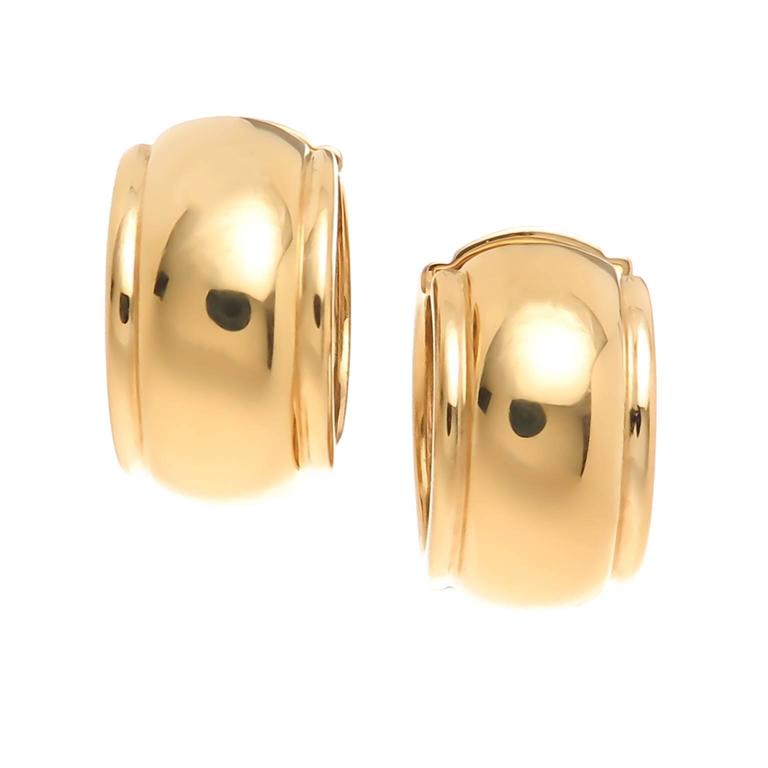 Tiffany And Company Wide Yellow Gold Hoop Earrings At 1stdibs Tiffany Company Wide Yellow Gold Hoop Earrings In Excellent Condition For Chicago