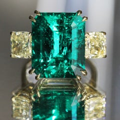 Scarselli Three Stones Ring 13 Carat Muzo Emerald and Fancy Light Yellow Diamond