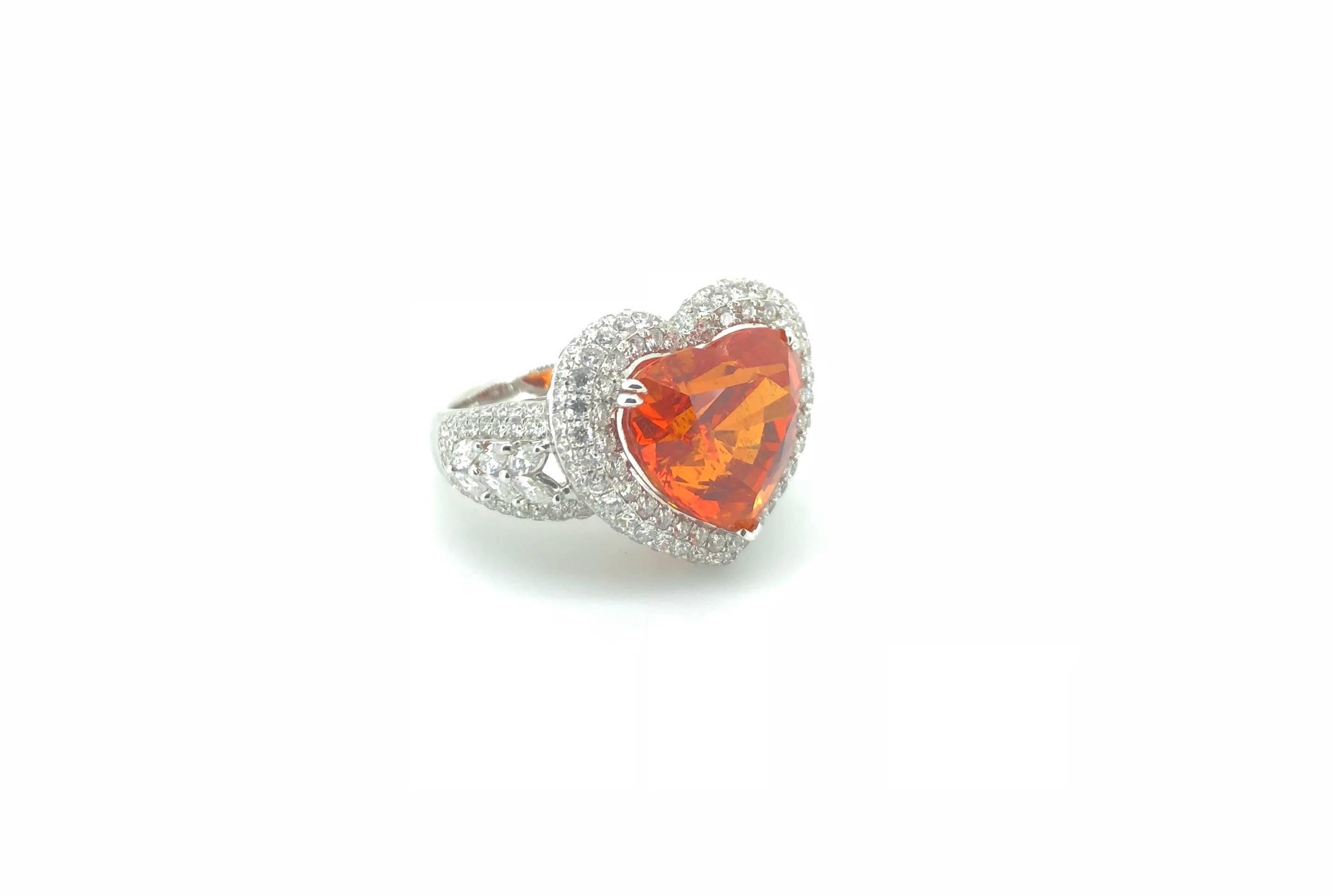 14.35 Carat Heart Shape Mandarin Garnet Diamond Cocktail Ring  In New Condition For Sale In London, GB