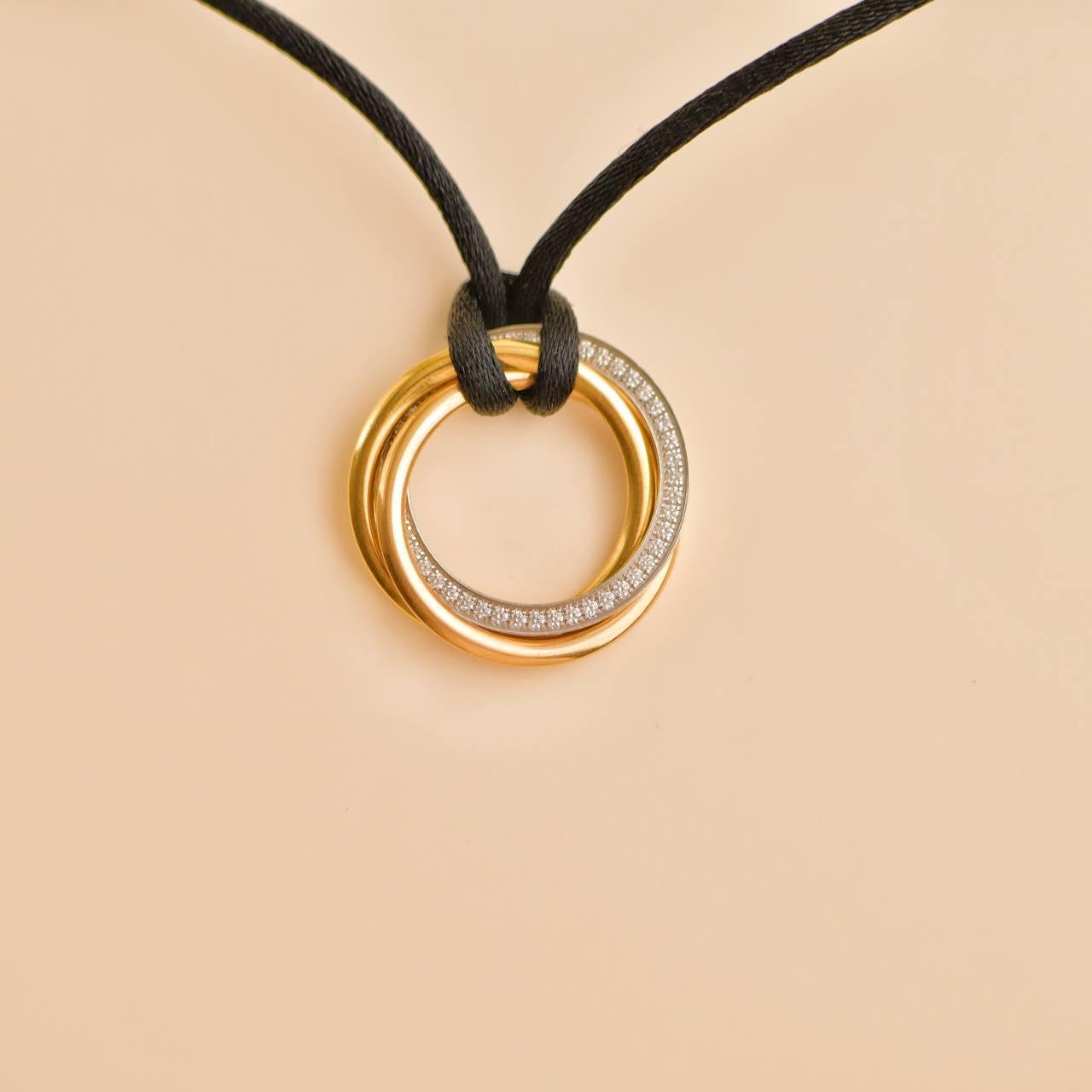 Cartier Trinity Diamond Collana in oro giallo rosa bianco 18 carati con ciondolo Corde in vendita 2