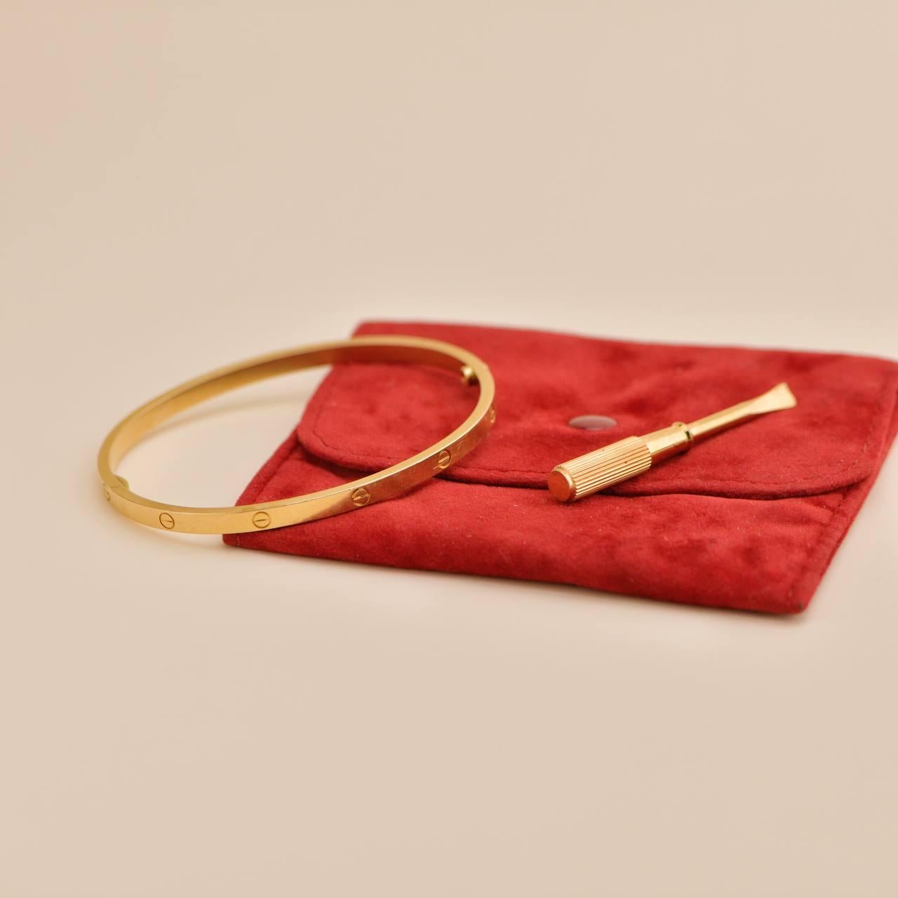 Cartier Love Bracelet en or jaune 18 carats petit modèle, taille 18 Excellent état - En vente à Banbury, GB