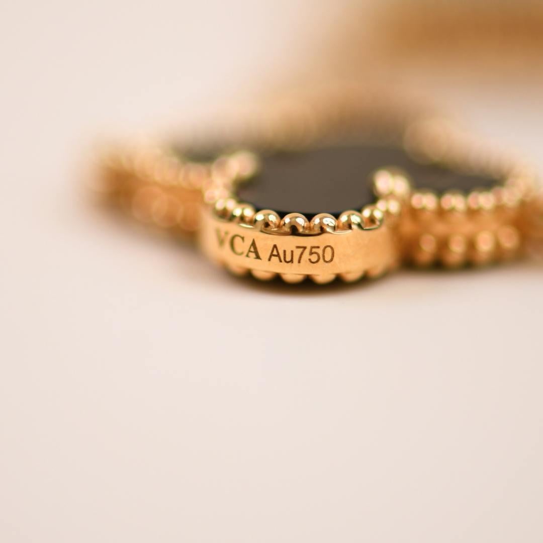 Van Cleef & Arpels Pulsera Vintage Alhambra 5 Motivos Ónix Negro Oro Amarillo 18K en venta 1