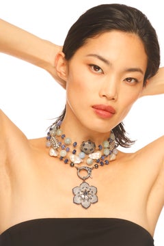 CLARISSABRONFMAN Collier « Carmen Flower » avec tanzanite, diamants Polki, saphir et turquoise