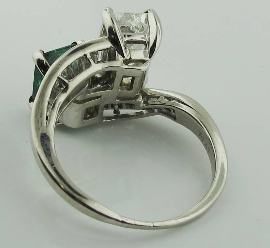 Cross-Over Platinum Diamond Ring, 1.47 Carat Diamond Gia, 1.46 Emerald In Excellent Condition In Palm Desert, CA