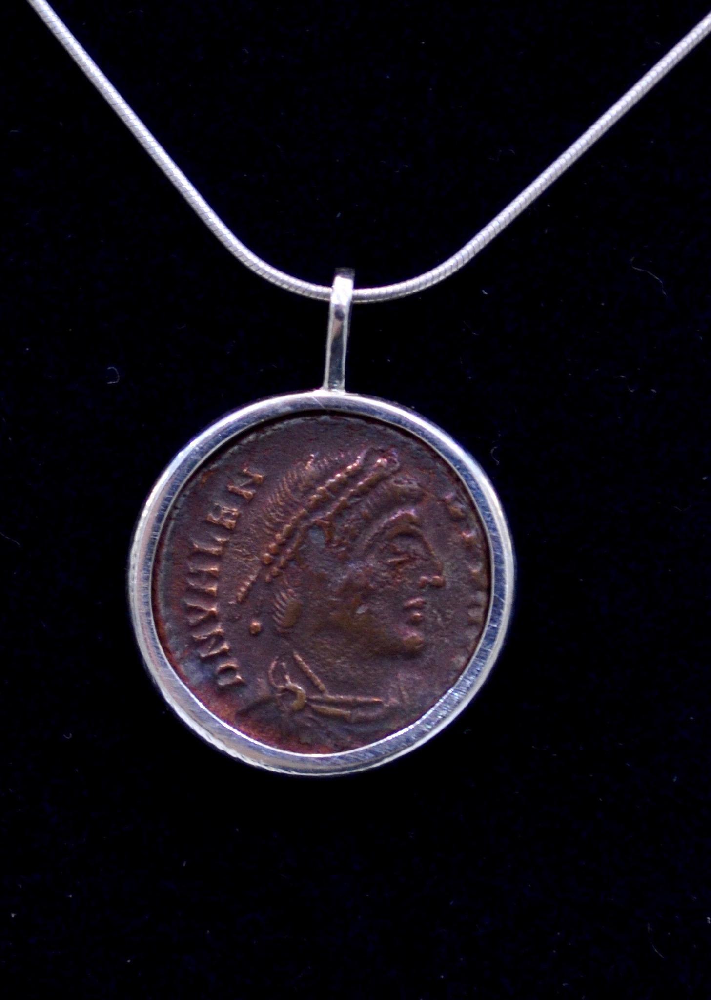 Valens Coin Silver Necklace In Excellent Condition For Sale In Nuevo Leon, MX