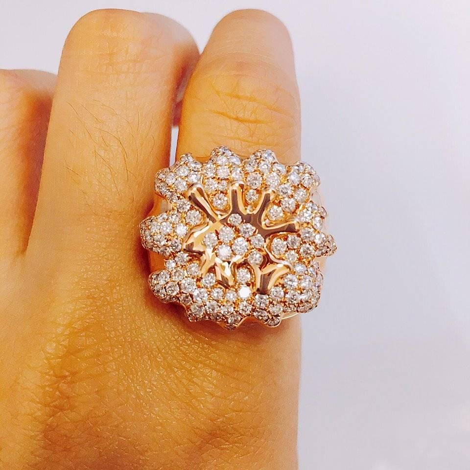 Approx total weight: 3.07cts
Diamond Color: E-F
Diamond Clarity: Vs 
Cut: Excellent 
We can resize this ring to any size so it is ready to wear at no charge! 
All Emilio! pieces come with a professional appraisal from GAL, a reputable lab accepted