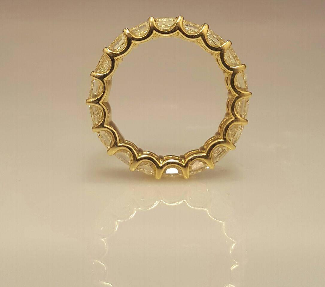 Ausgefallener lebendiger strahlender gelber Diamant Gold Eternity Band Ring Damen