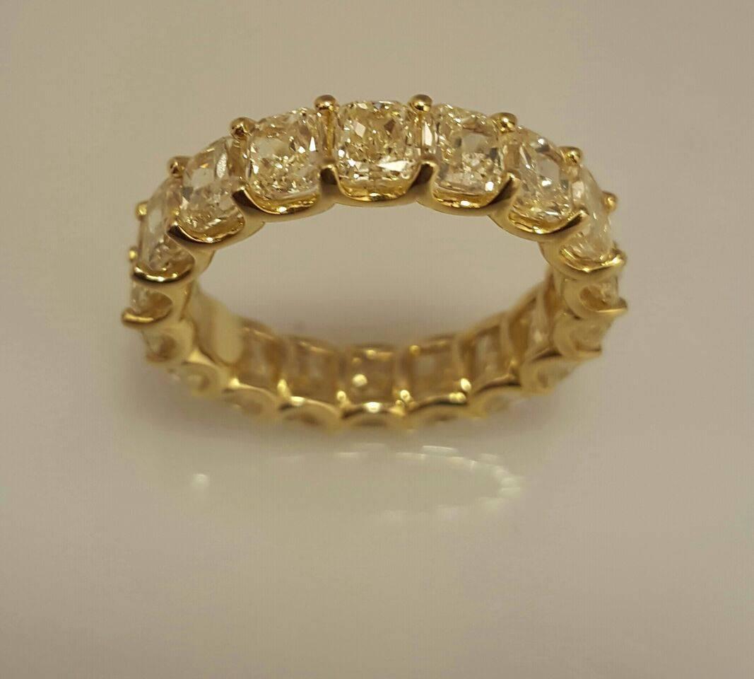 Ausgefallener lebendiger strahlender gelber Diamant Gold Eternity Band Ring 1