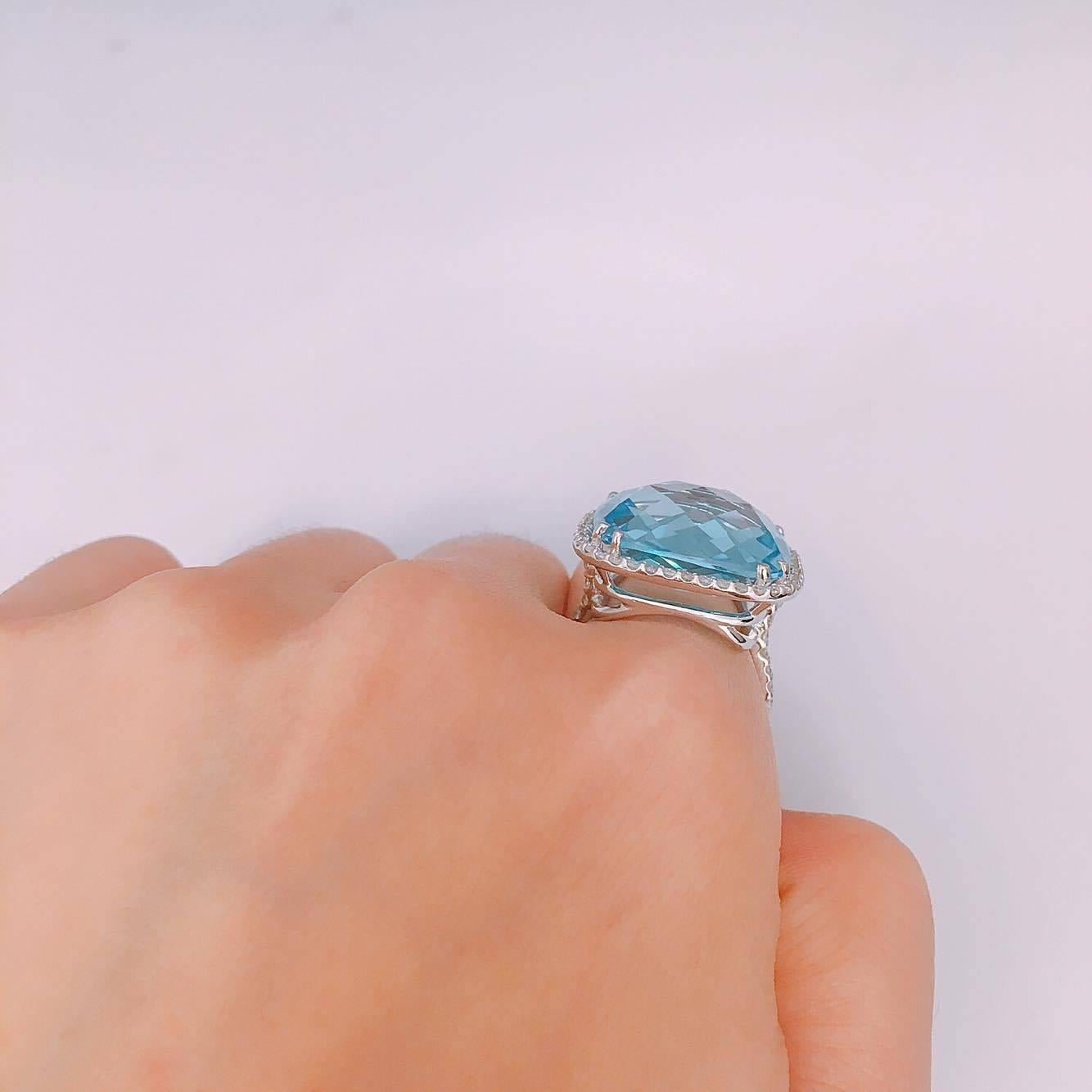 Women's 29.00ct Blue Topaz Diamond Ring