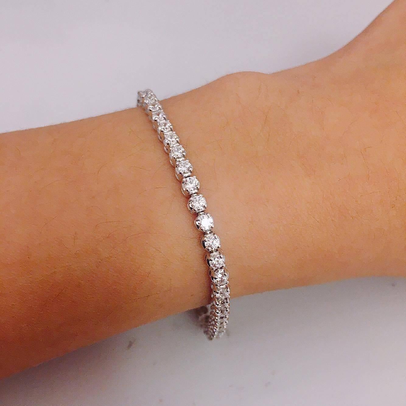 Diamond Gold Four Prong Tennis Bracelet In New Condition In New York, NY