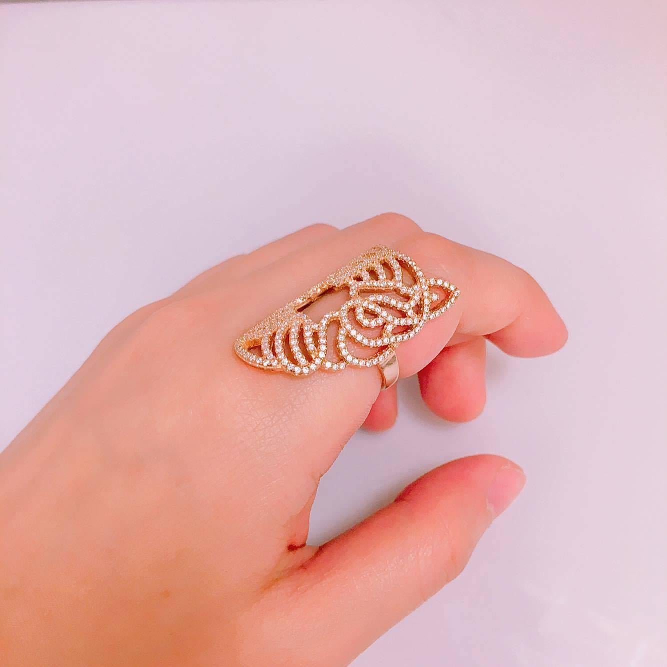 Modern Tiger Diamond Gold Ring