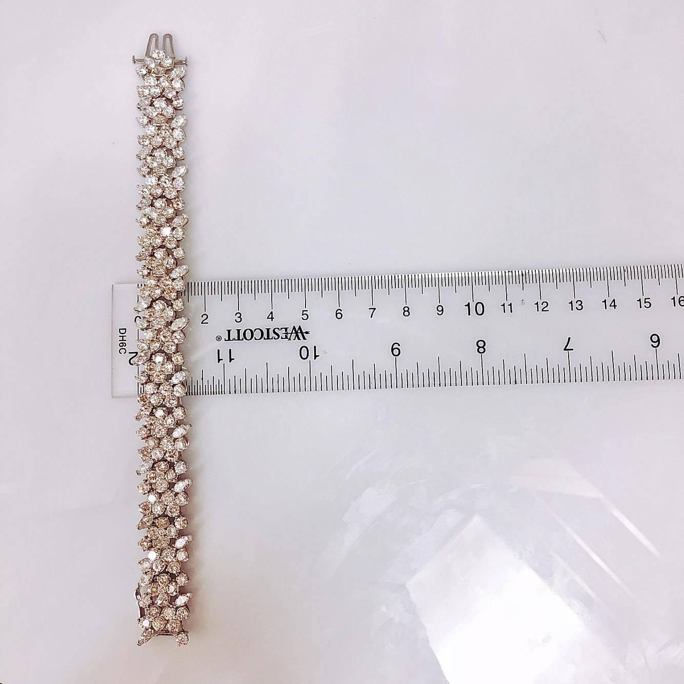 Wide Striking 21.87 Carat Diamond Bracelet In New Condition In New York, NY