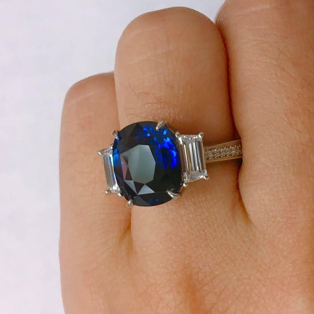 Modern 4.50 Carat Royal Blue Sapphire Diamond Ring