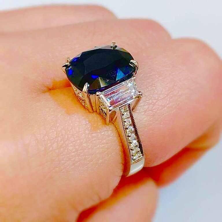 Women's 4.50 Carat Royal Blue Sapphire Diamond Ring