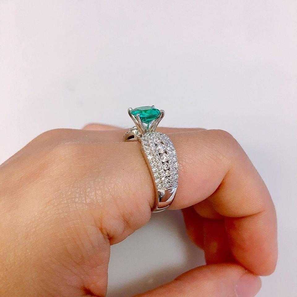 Modern Emilio Jewelry Emerald Diamond Ring